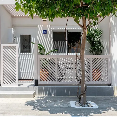 Aram's Port House * بلدة كوس